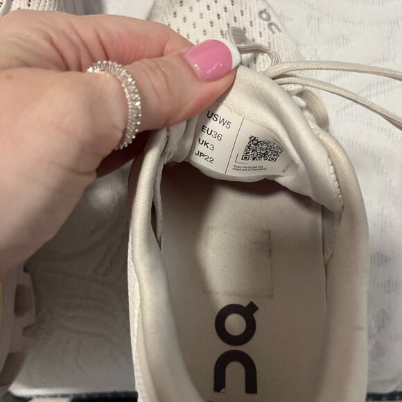 On Cloud Women's White Knit Running Sneakers Size 5 - Picture 7 of 7